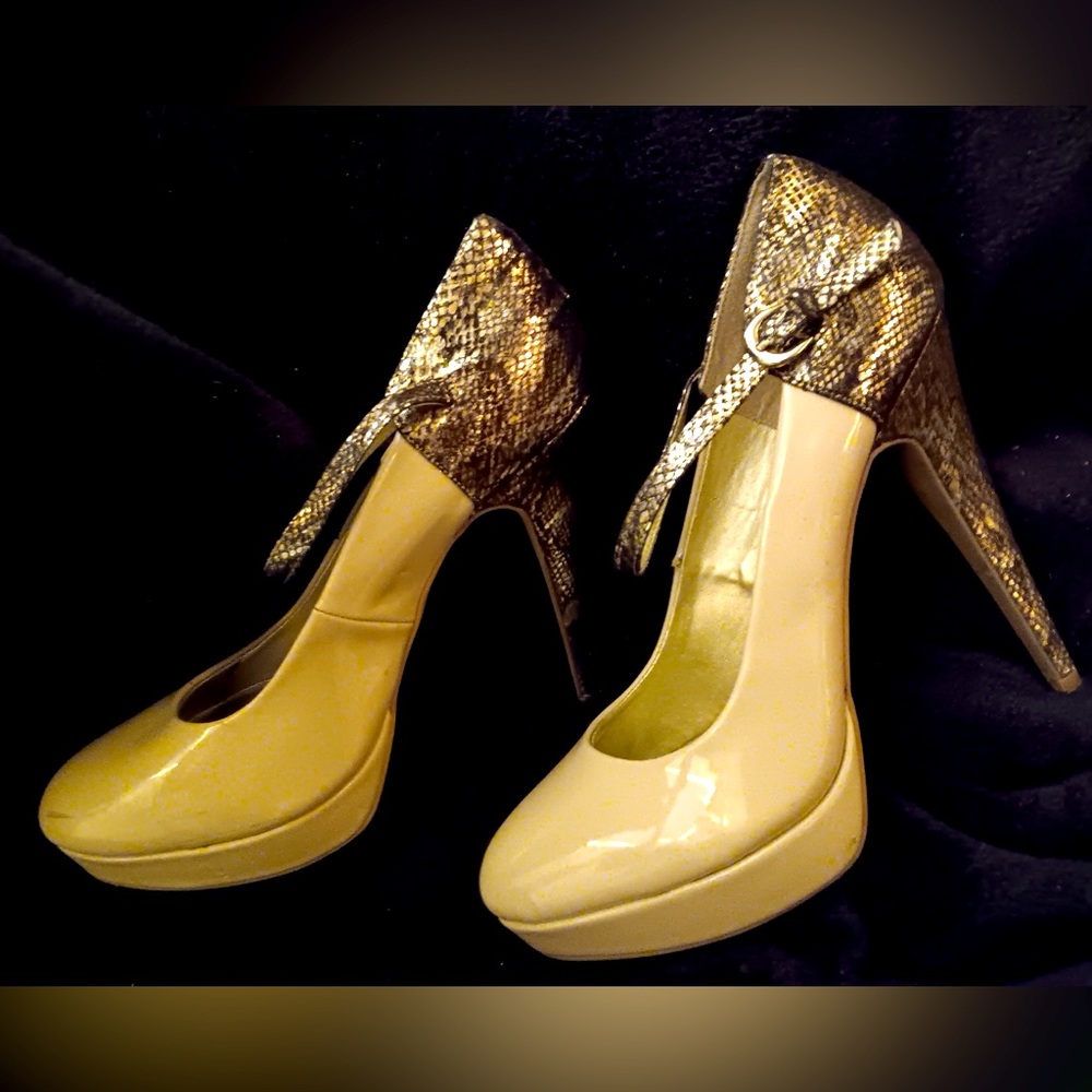 G By Guess Mary Jane Stiletto heel size 10